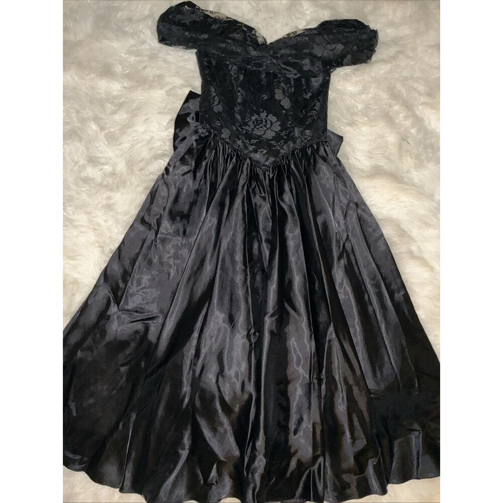 Vintage Black Lace Off Shoulder Gown Basque Waist Satin Event Dress Zum Zum 7/8 - Picture 12 of 13
